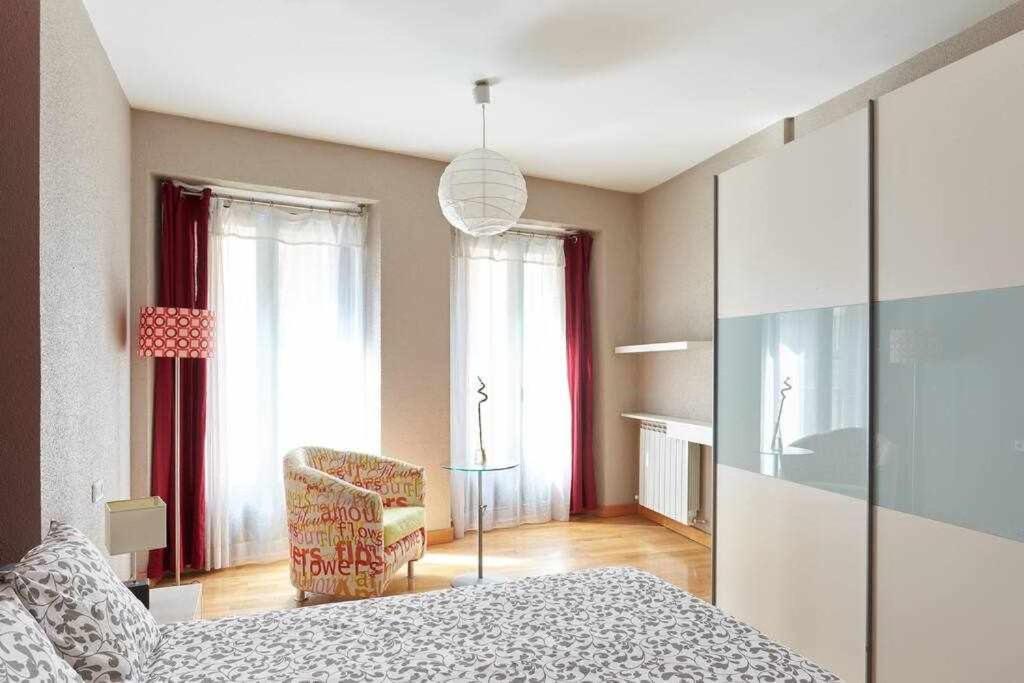 Apartamento Ayla Ayuntamiento Pamplona Exteriör bild